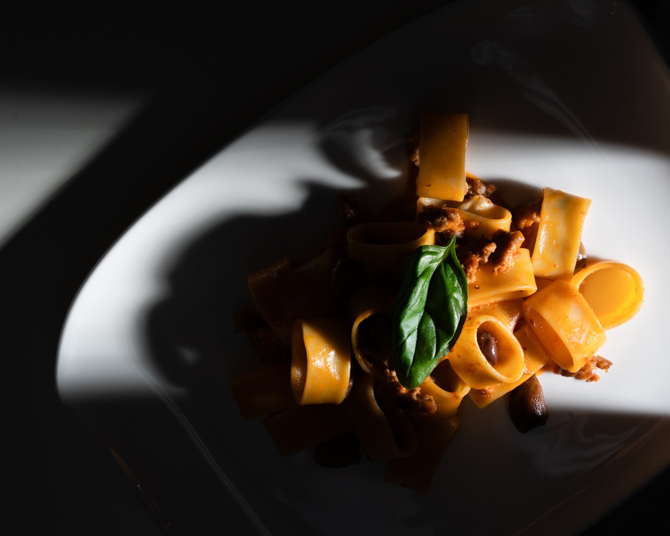 Materia e impiattamento per Sabìa Restaurant, Gela — COCO Visual Lab